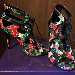 Floral lace up pumps